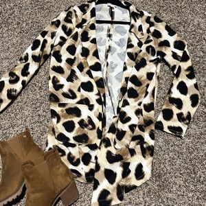 LulaRoe Gwen blazer animal print size small never worn